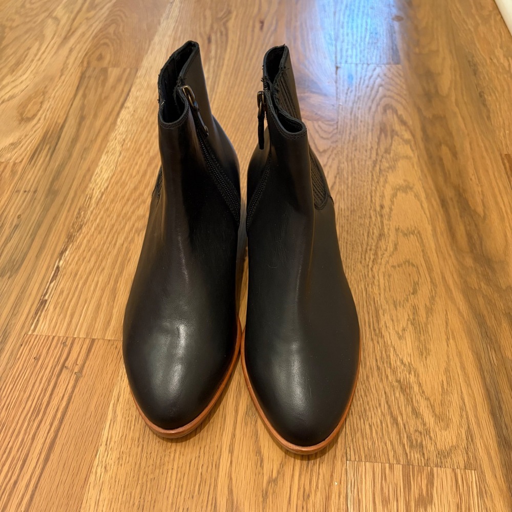 Soludos Venetian Bootie Black Leather Ankle Boots Womens Size 7 Almond Toe